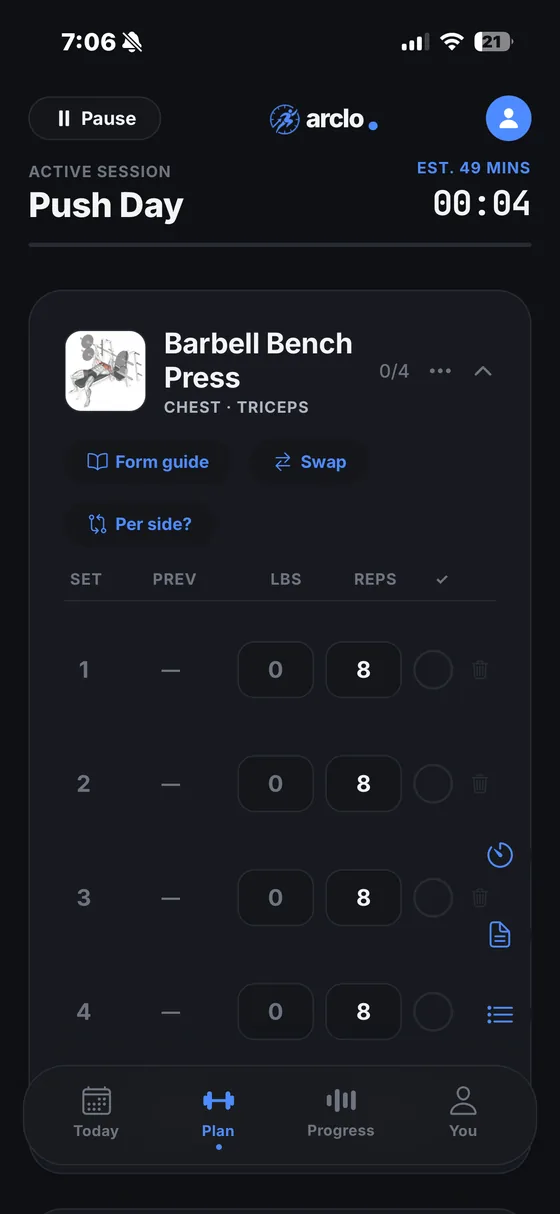 Arclo&rsquo;s live session runner: an exercise with its sets, previous weights and rep targets ready to log.